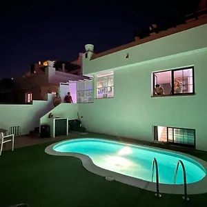 Long Surf House Hostel Corralejo